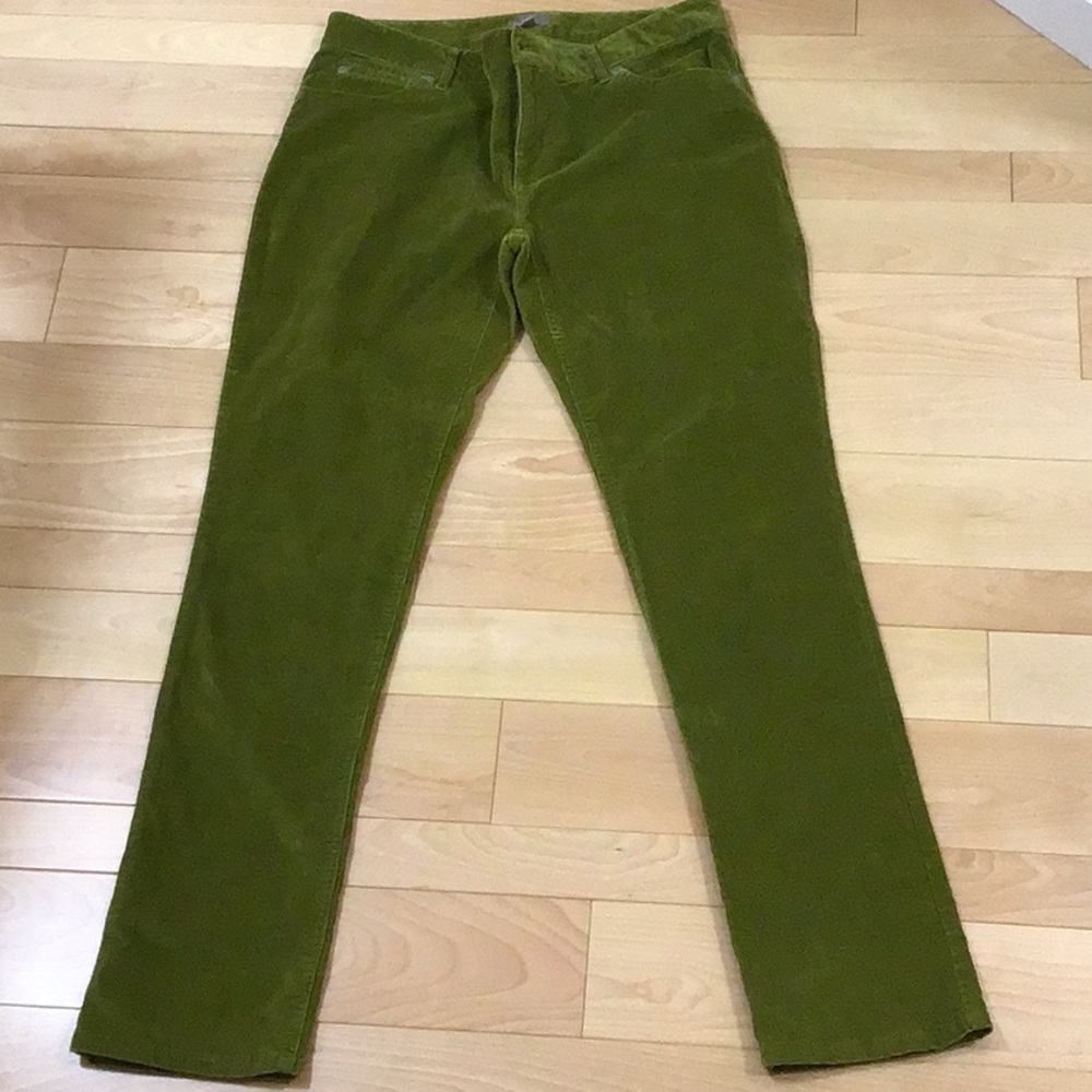 J Jill chartreuse color baby wale corduroy size 8 - jeans style 5 pockets